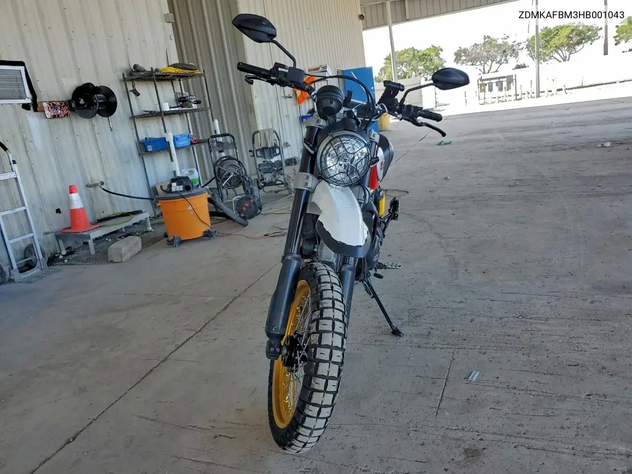 2017 Ducati Scrambler Desert Sled VIN: ZDMKAFBM3HB001043 Lot: 95878785