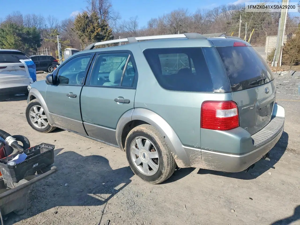 2005 Ford Freestyle Se VIN: 1FMZK041X5GA29200 Lot: 45624446
