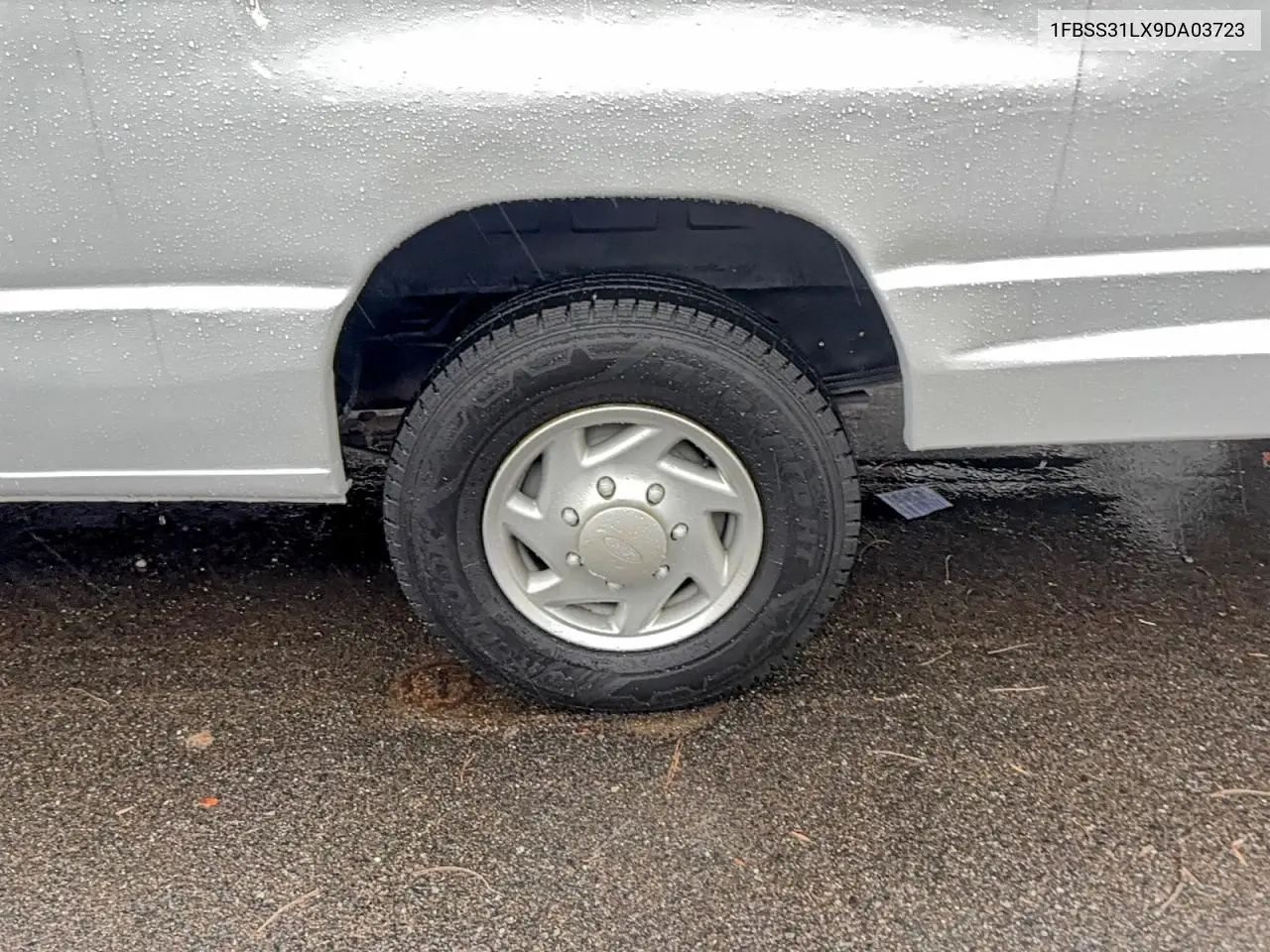 1FBSS31LX9DA03723 2009 Ford Econoline E350 Super Duty Wagon
