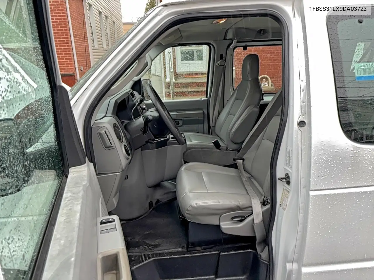 1FBSS31LX9DA03723 2009 Ford Econoline E350 Super Duty Wagon