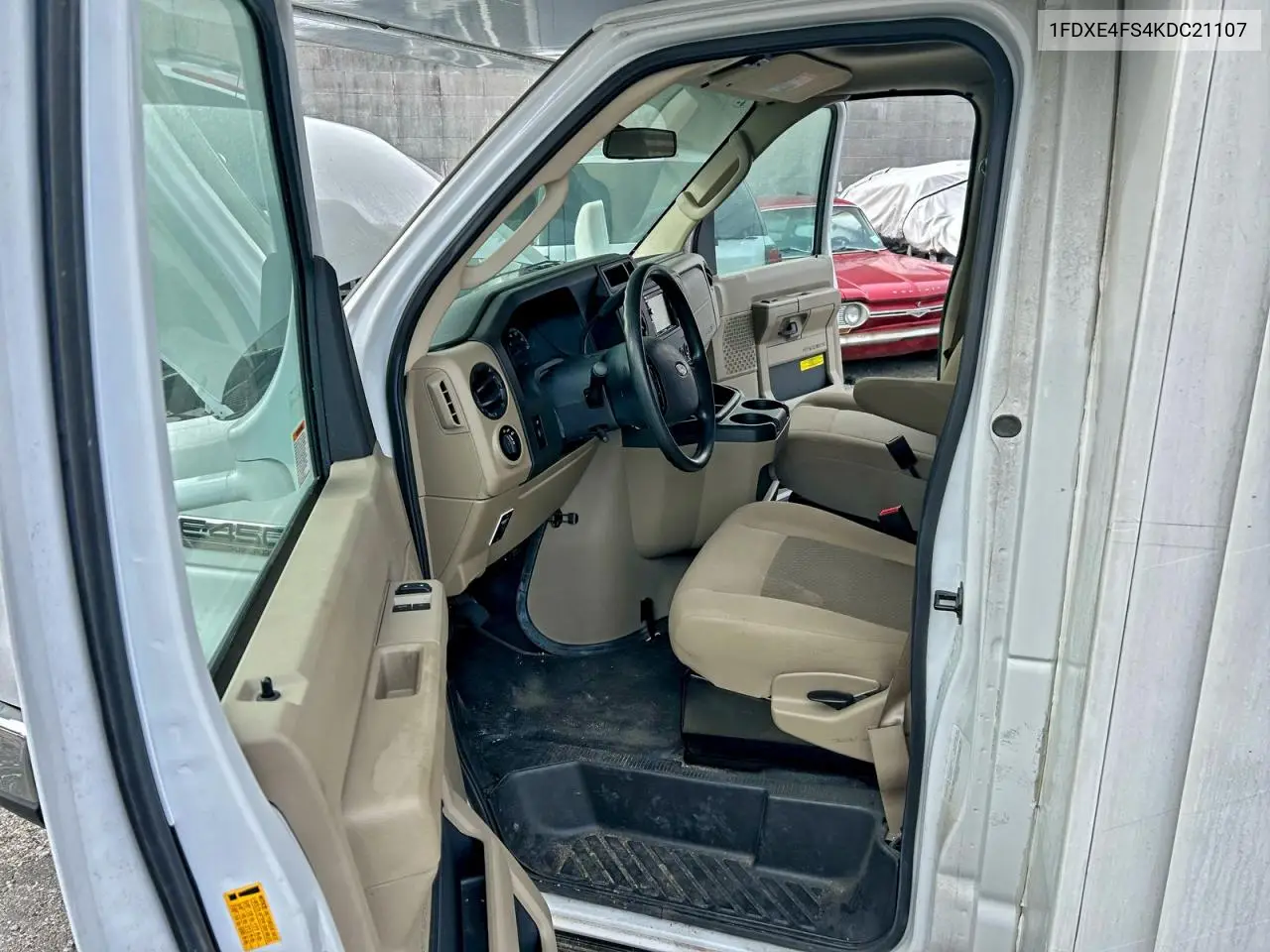 1FDXE4FS4KDC21107 2019 Ford Econoline E450 Super Duty Cutaway Van