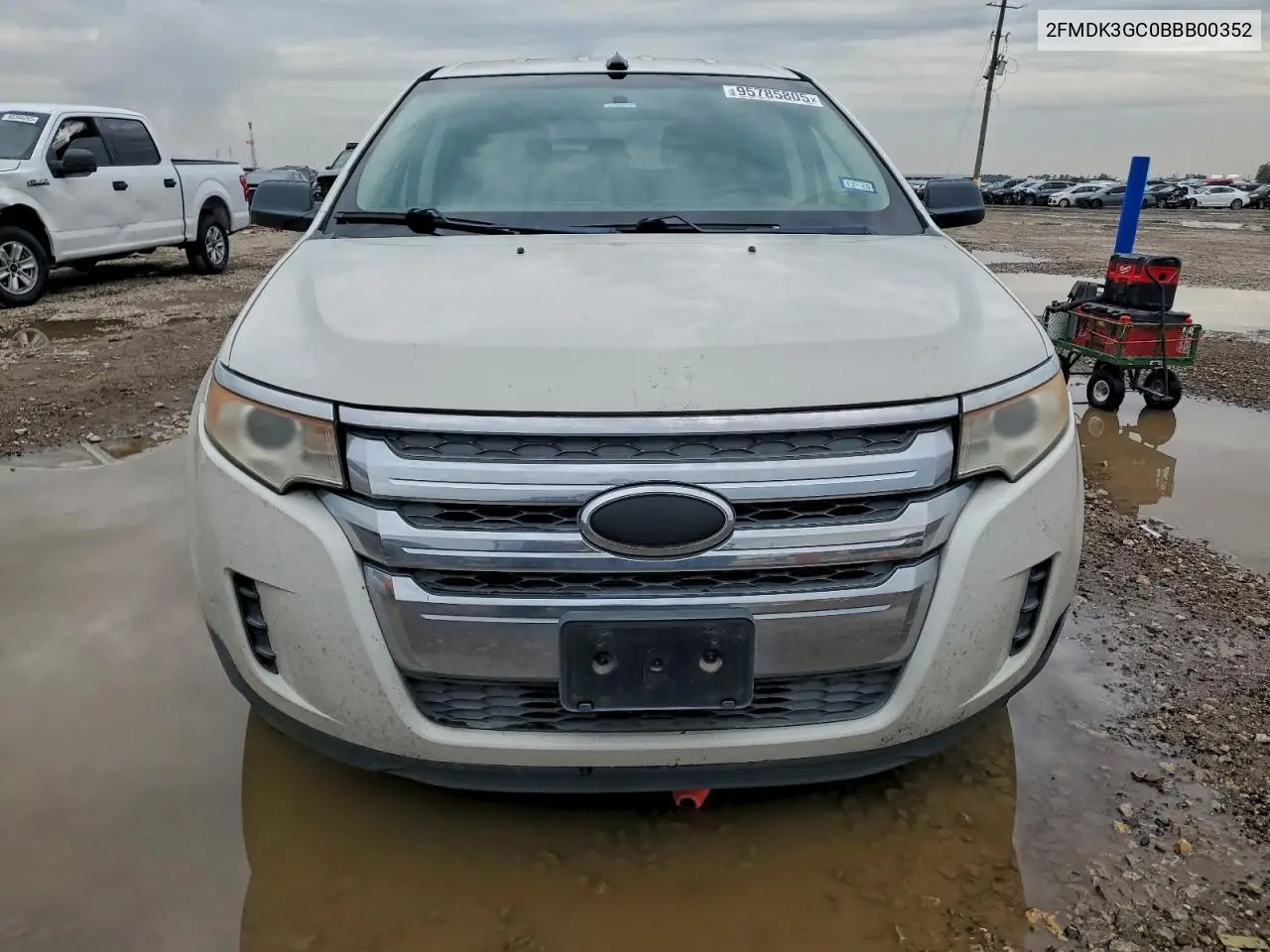 2FMDK3GC0BBB00352 2011 Ford Edge Se