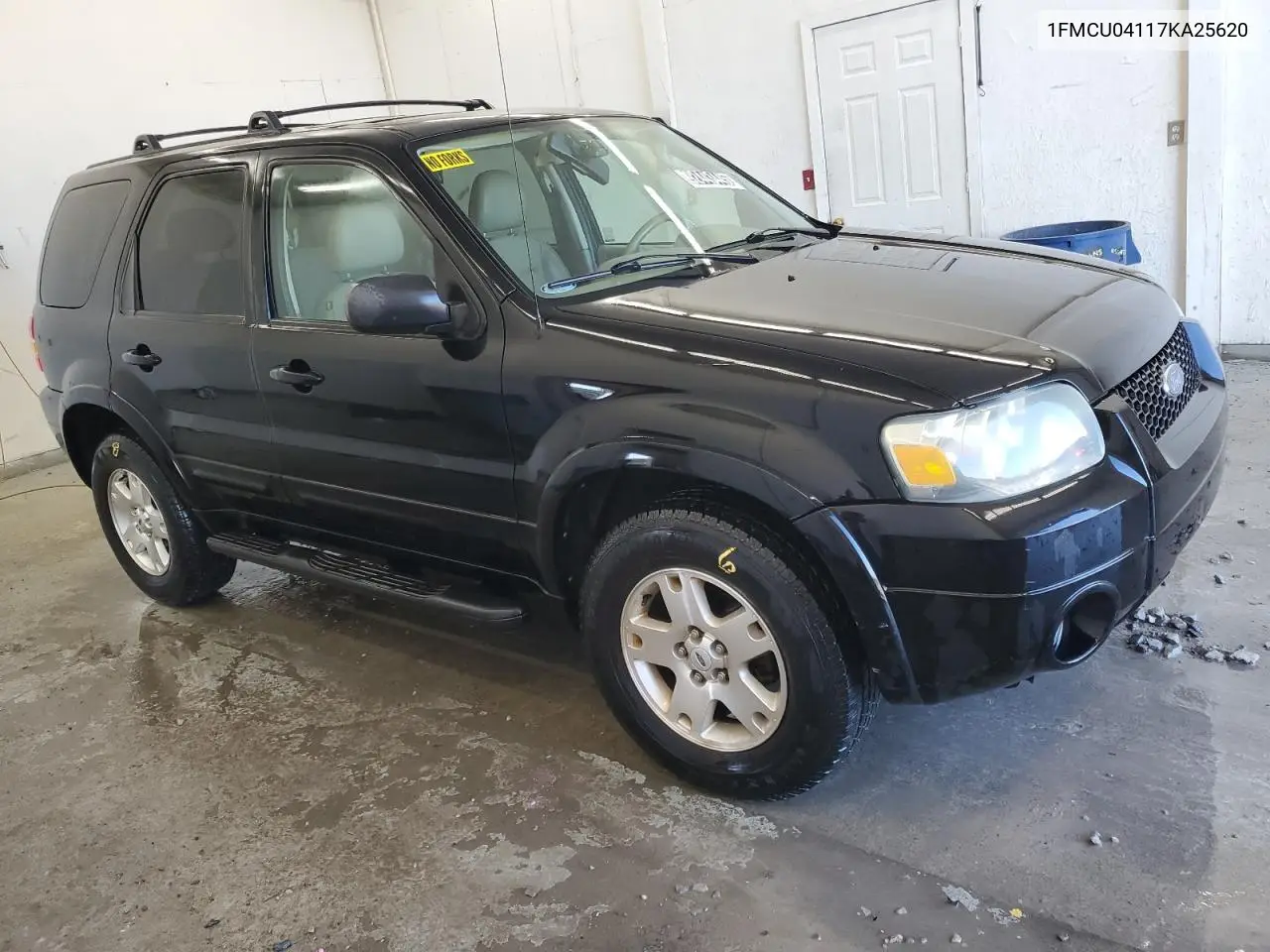 1FMCU04117KA25620 2007 Ford Escape Limited