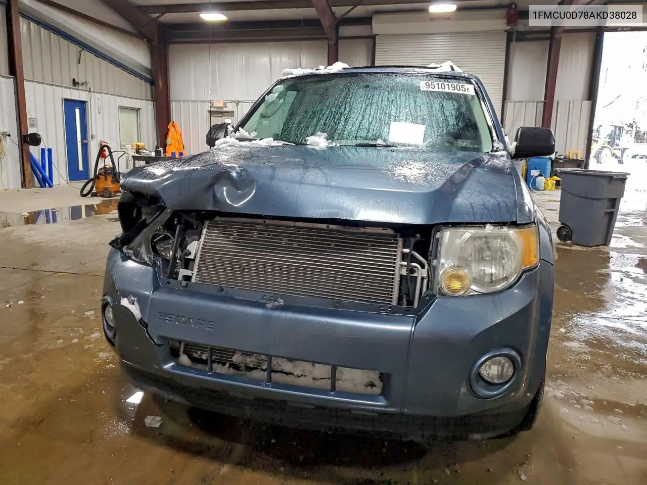 1FMCU0D78AKD38028 2010 Ford Escape Xlt