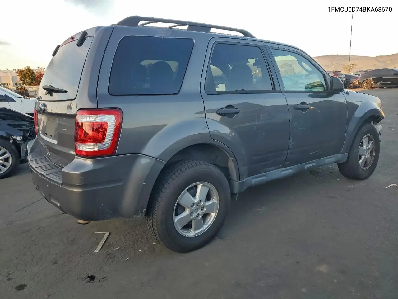 1FMCU0D74BKA68670 2011 Ford Escape Xlt