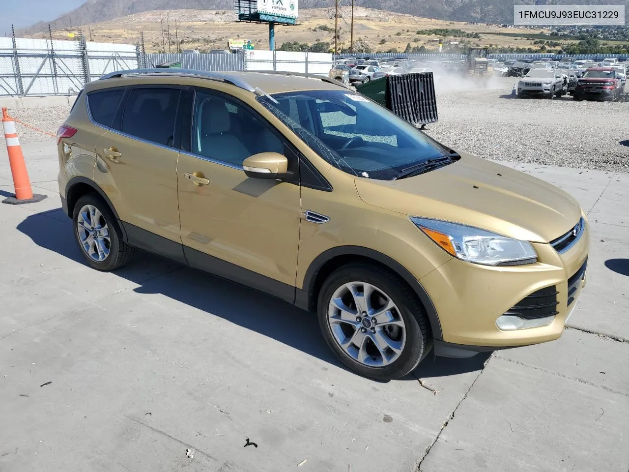 1FMCU9J93EUC31229 2014 Ford Escape Titanium