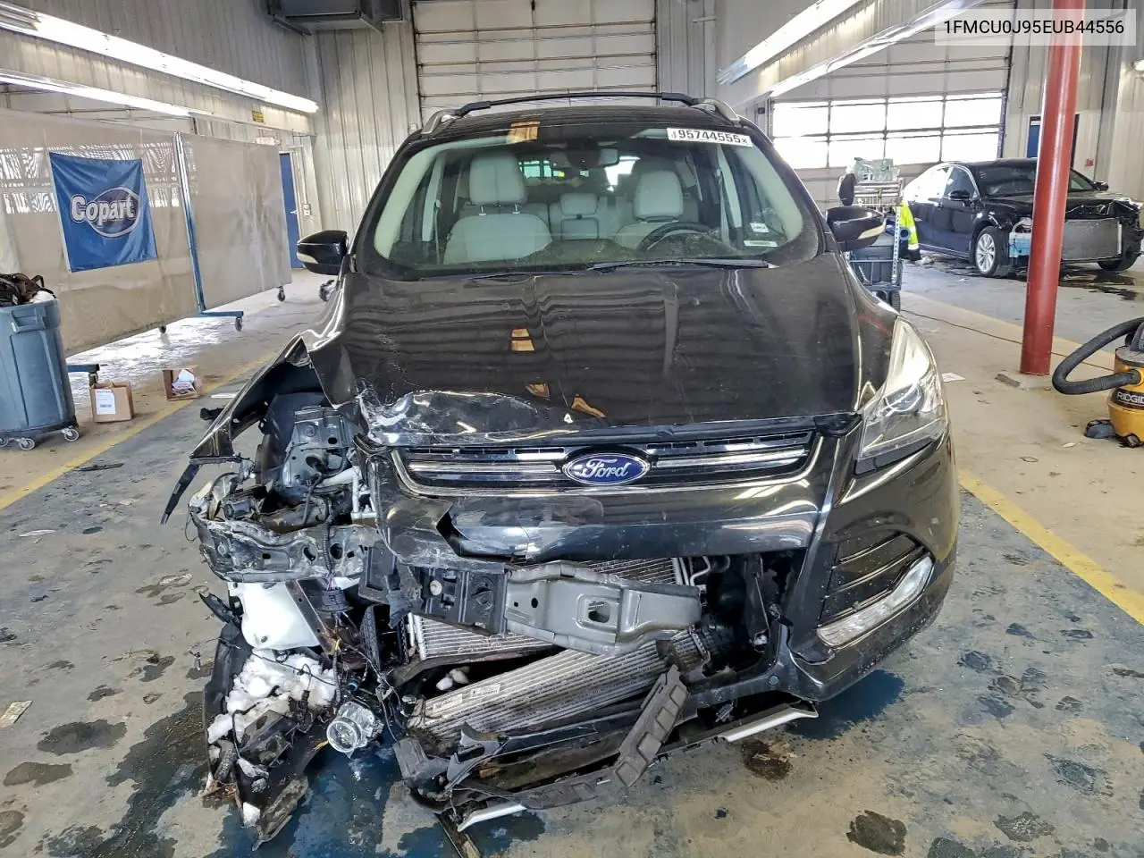 1FMCU0J95EUB44556 2014 Ford Escape Titanium