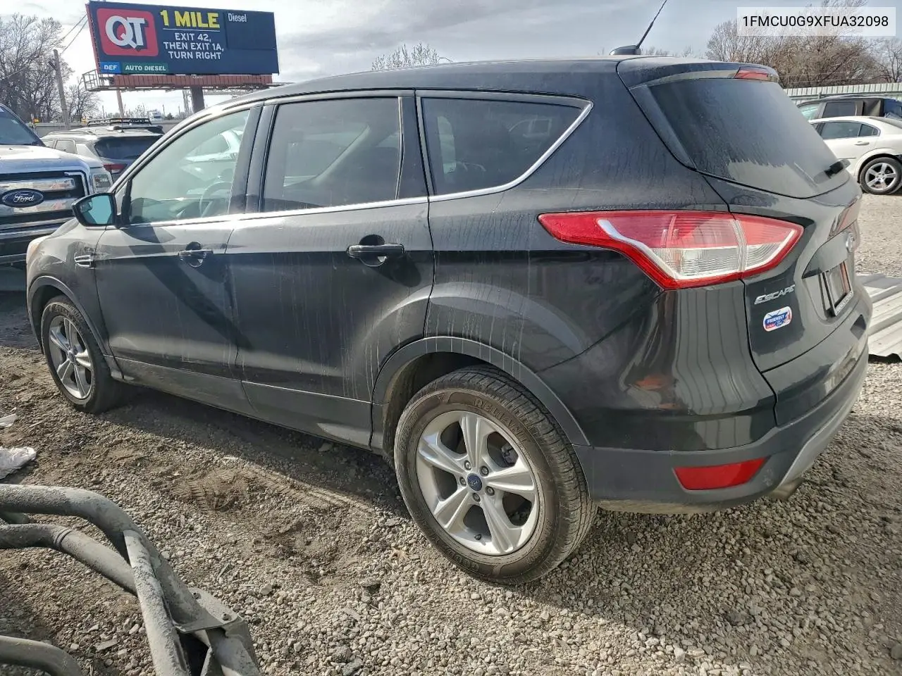 1FMCU0G9XFUA32098 2015 Ford Escape Se