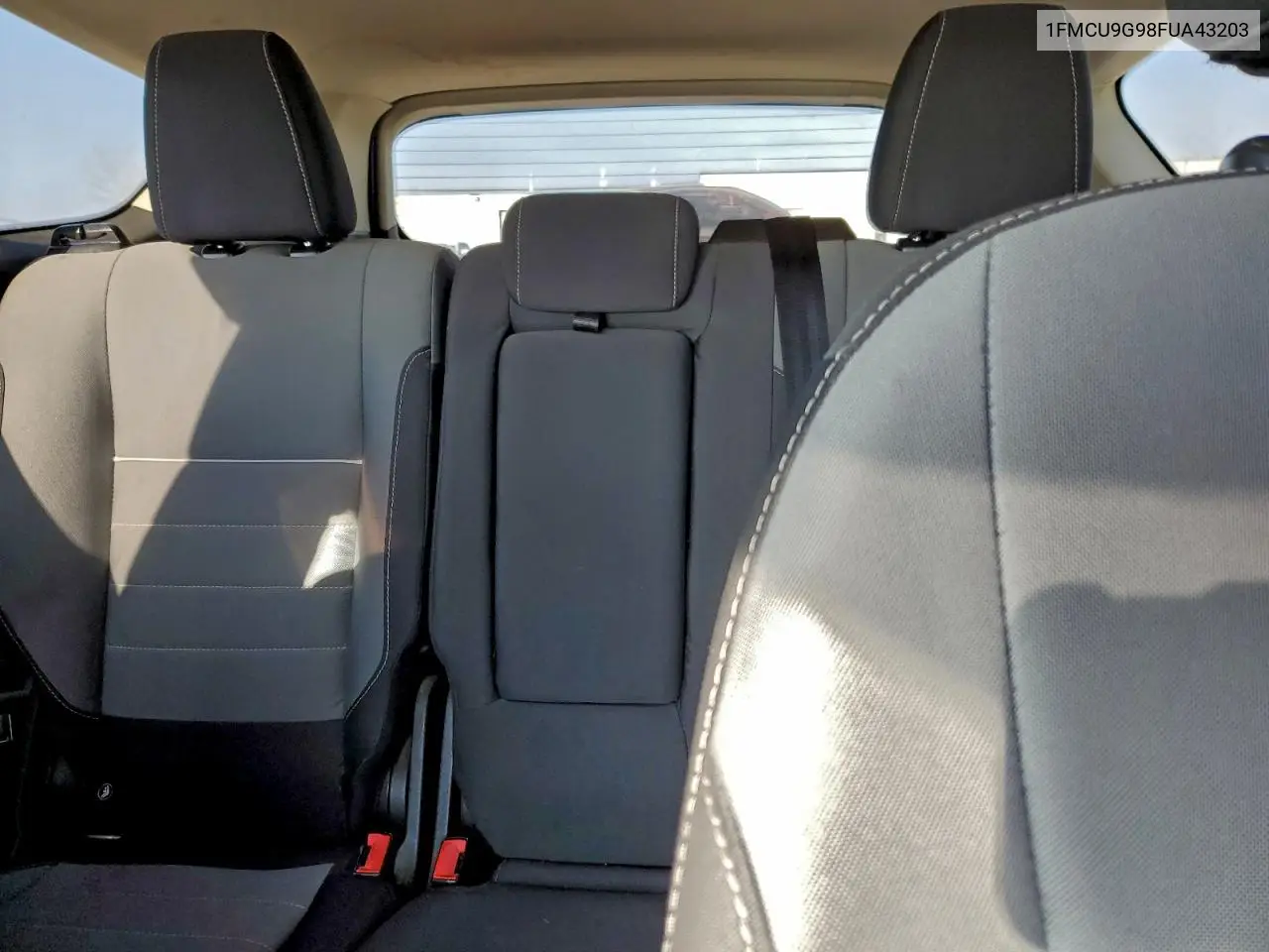 1FMCU9G98FUA43203 2015 Ford Escape Se