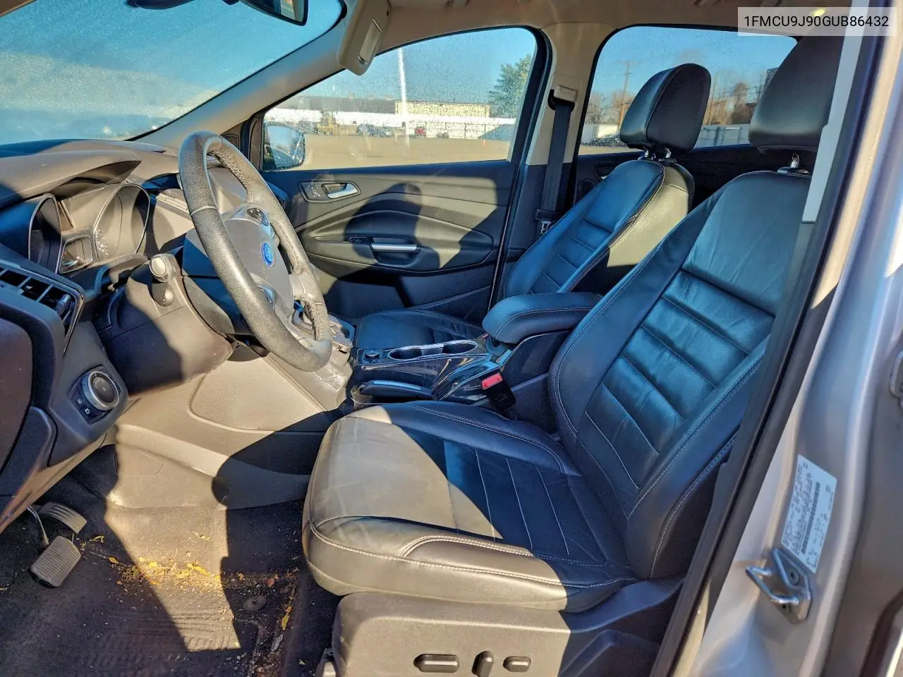 1FMCU9J90GUB86432 2016 Ford Escape Titanium