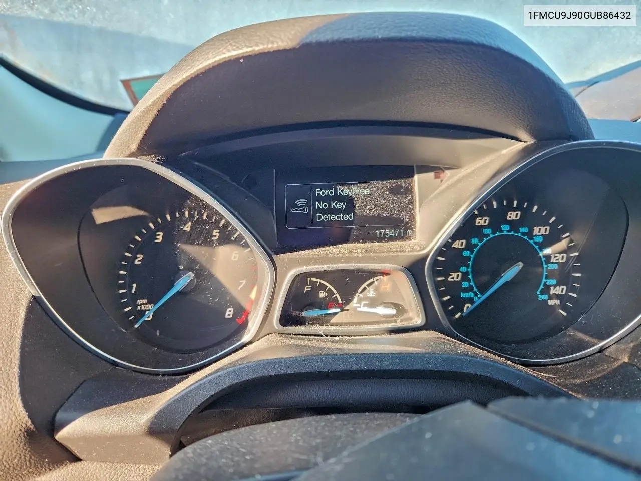 1FMCU9J90GUB86432 2016 Ford Escape Titanium