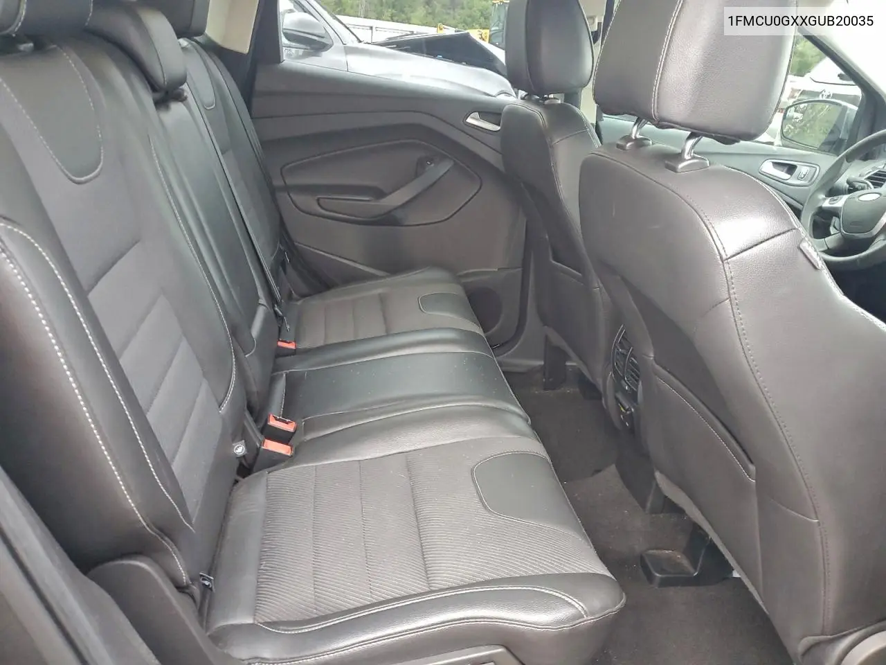 1FMCU0GXXGUB20035 2016 Ford Escape Se