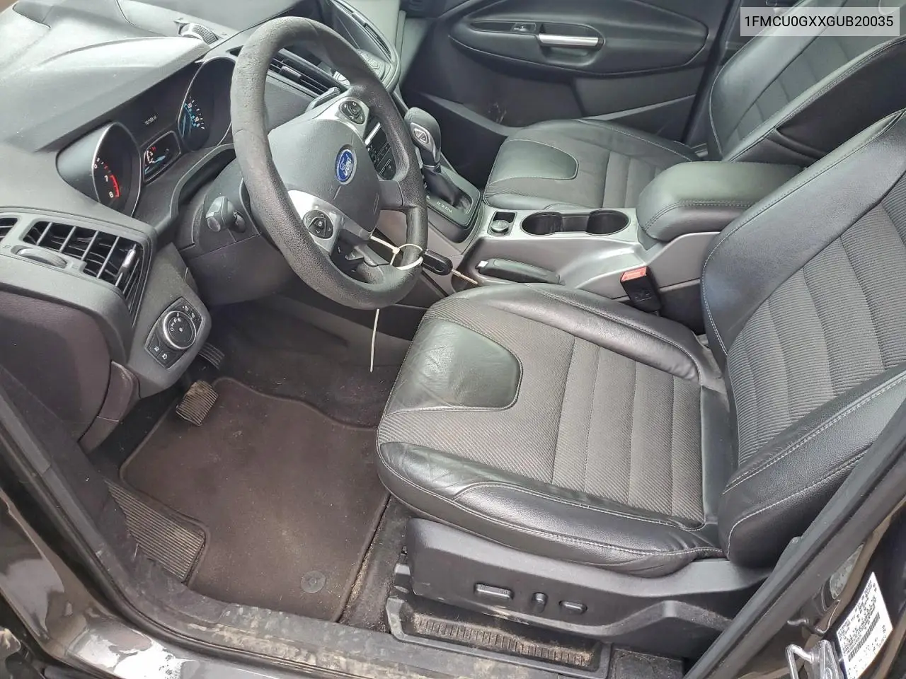 1FMCU0GXXGUB20035 2016 Ford Escape Se