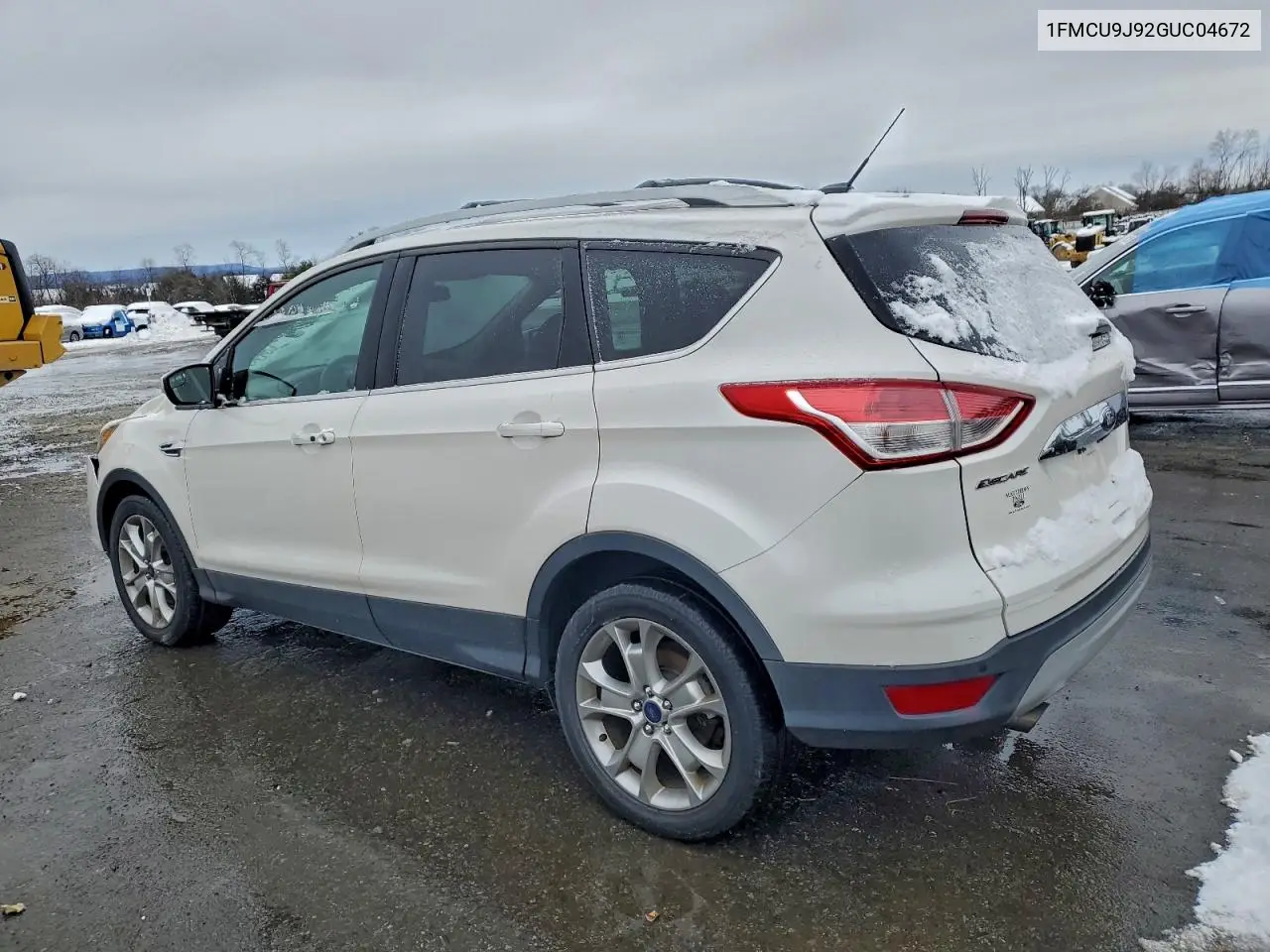 1FMCU9J92GUC04672 2016 Ford Escape Titanium