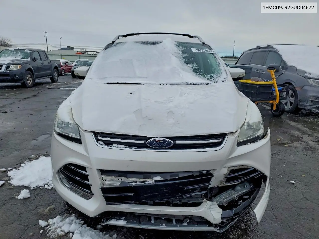 1FMCU9J92GUC04672 2016 Ford Escape Titanium