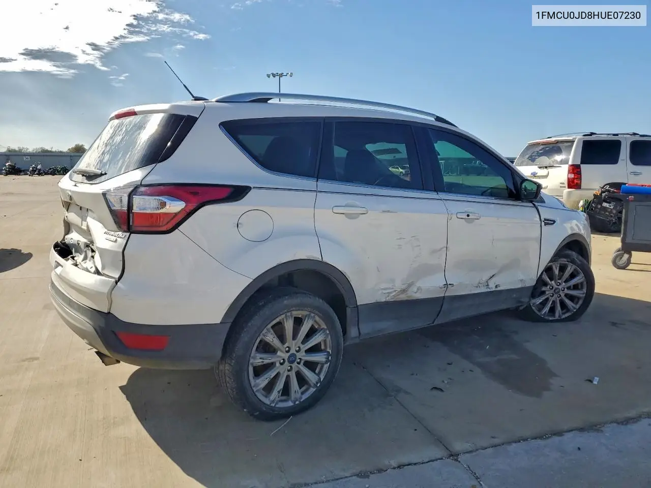1FMCU0JD8HUE07230 2017 Ford Escape Titanium