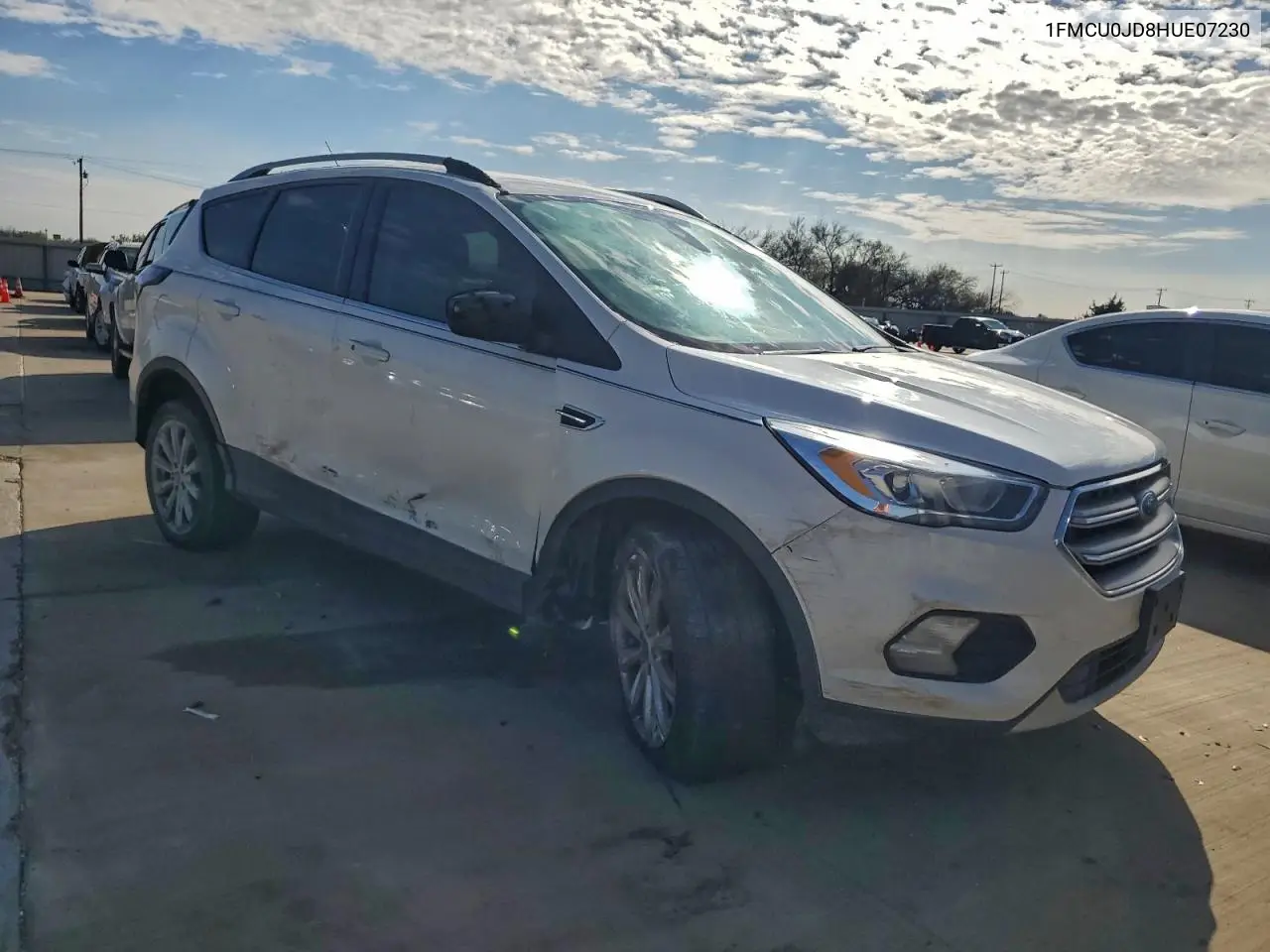 1FMCU0JD8HUE07230 2017 Ford Escape Titanium