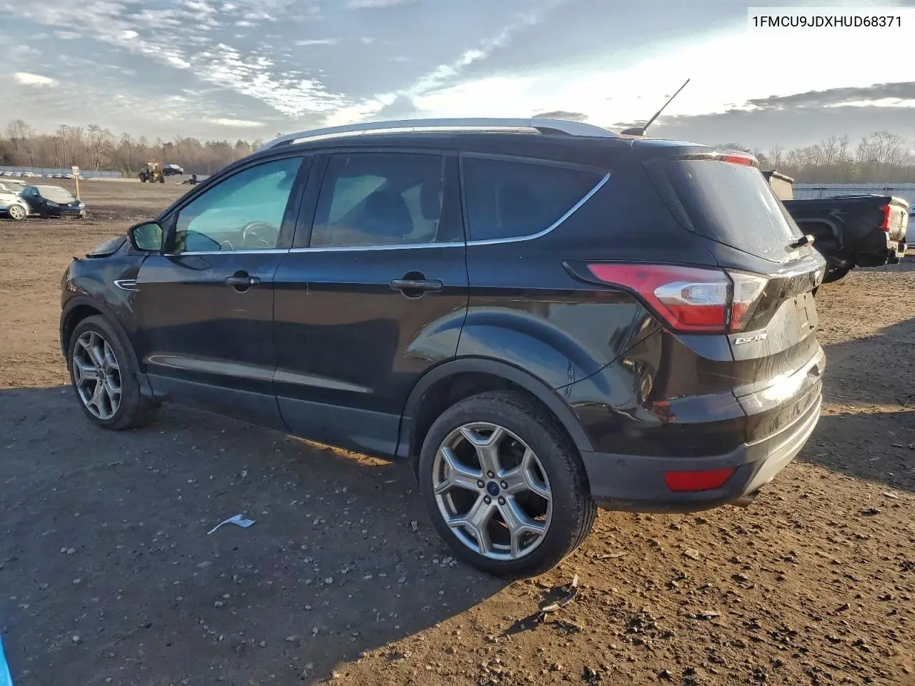 1FMCU9JDXHUD68371 2017 Ford Escape Titanium