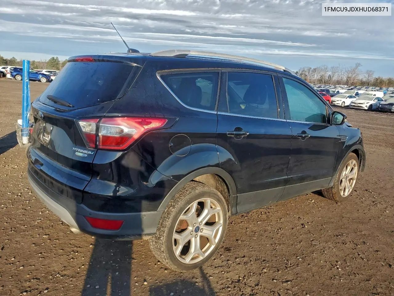 1FMCU9JDXHUD68371 2017 Ford Escape Titanium