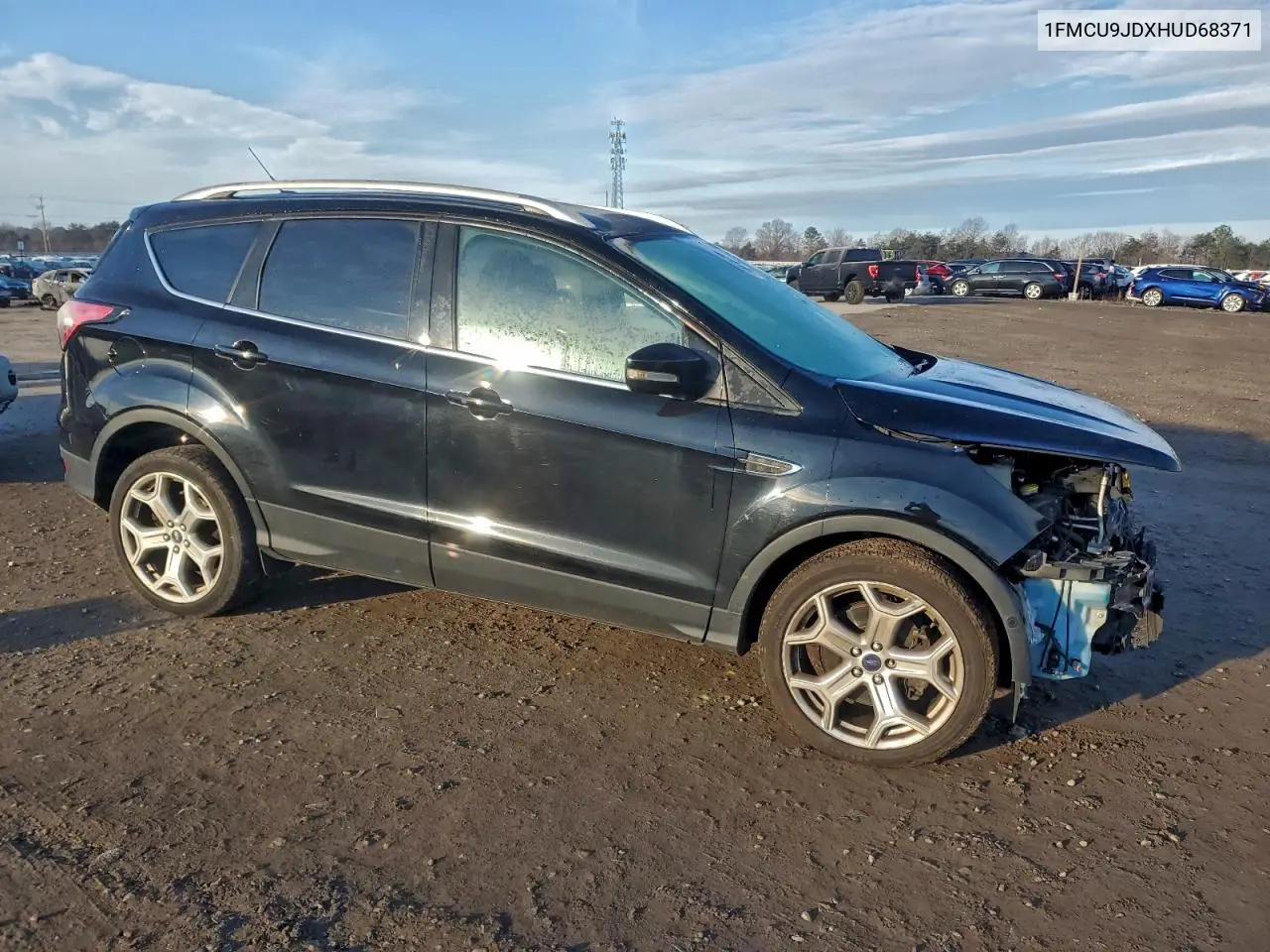 1FMCU9JDXHUD68371 2017 Ford Escape Titanium
