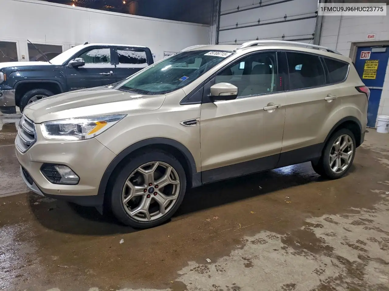 1FMCU9J96HUC23775 2017 Ford Escape Titanium