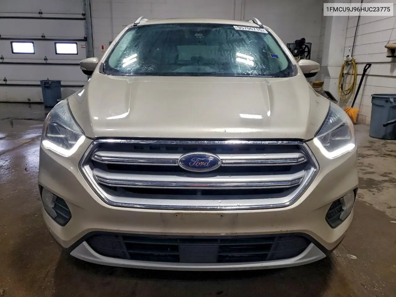 1FMCU9J96HUC23775 2017 Ford Escape Titanium