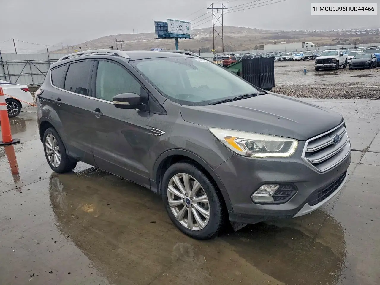 1FMCU9J96HUD44466 2017 Ford Escape Titanium