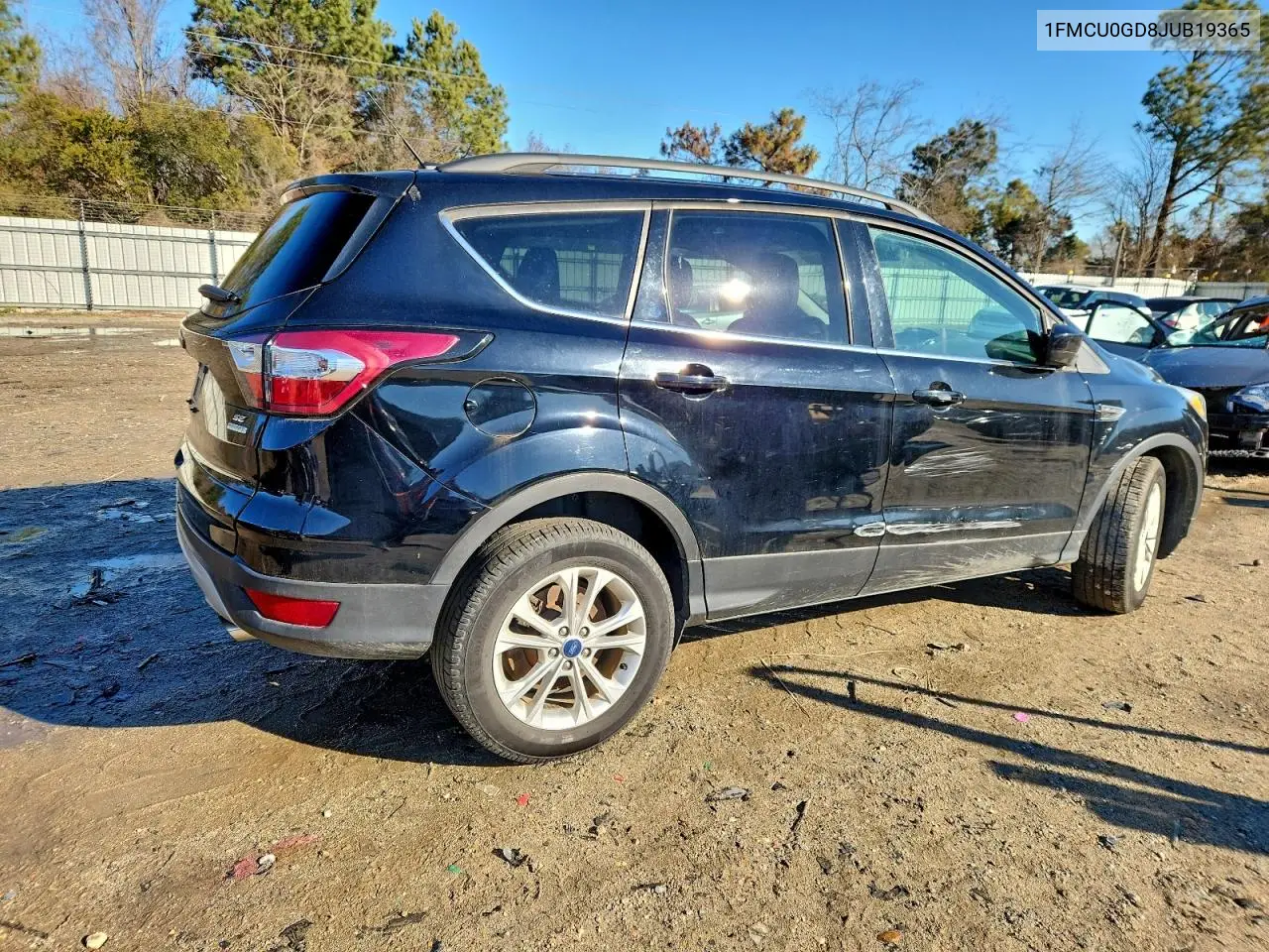 1FMCU0GD8JUB19365 2018 Ford Escape Se