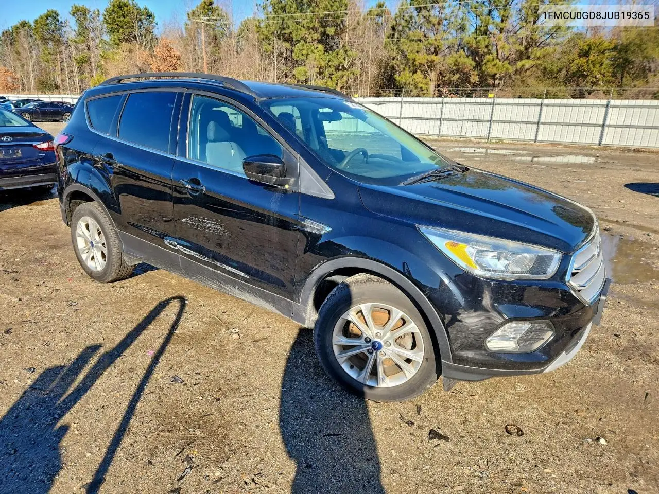 1FMCU0GD8JUB19365 2018 Ford Escape Se