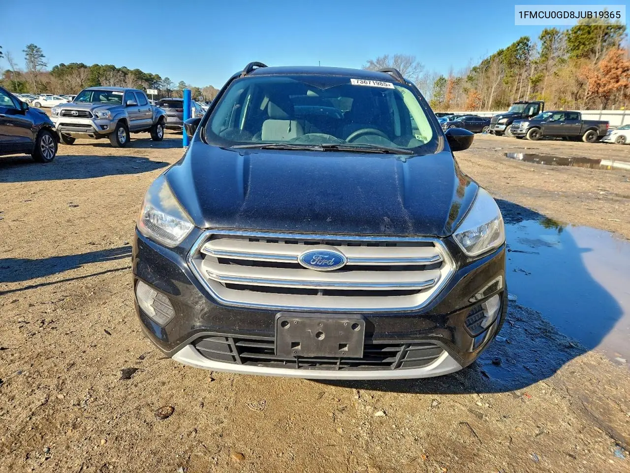 1FMCU0GD8JUB19365 2018 Ford Escape Se