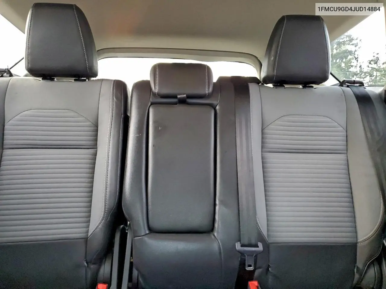 1FMCU9GD4JUD14884 2018 Ford Escape Se