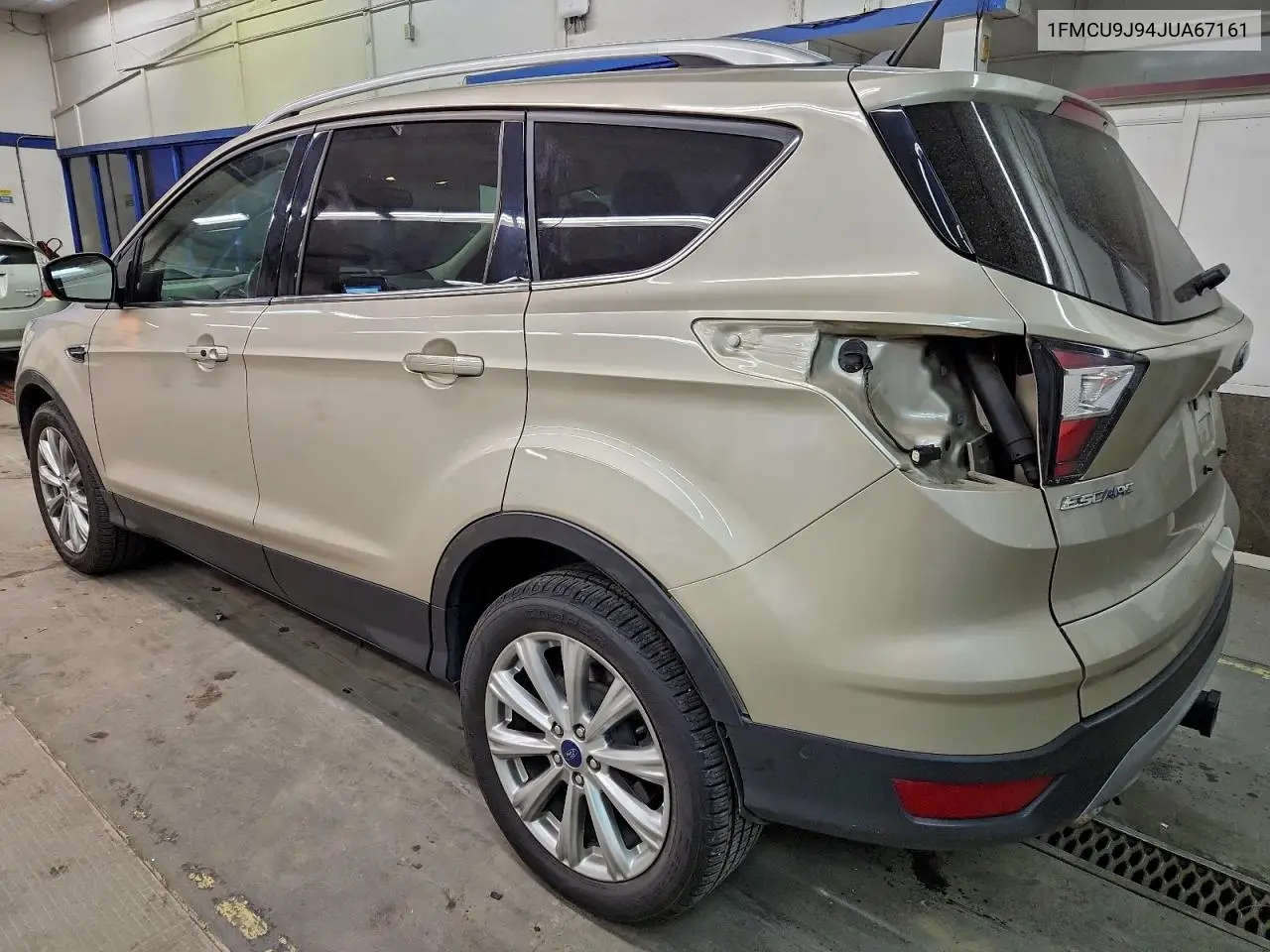 1FMCU9J94JUA67161 2018 Ford Escape Titanium