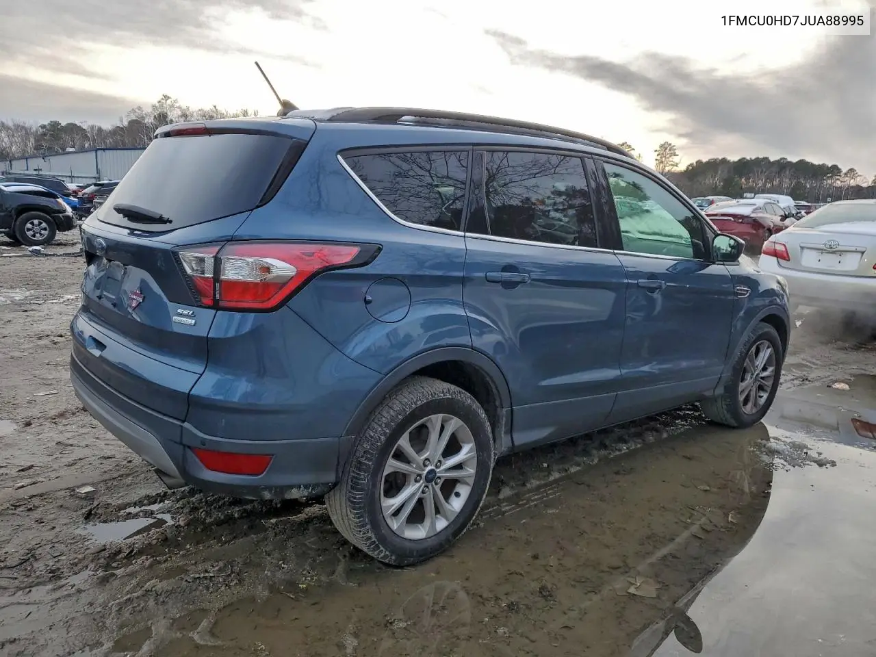 1FMCU0HD7JUA88995 2018 Ford Escape Sel