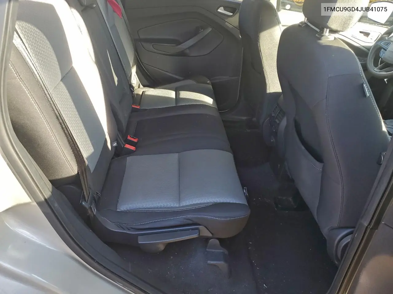 1FMCU9GD4JUB41075 2018 Ford Escape Se