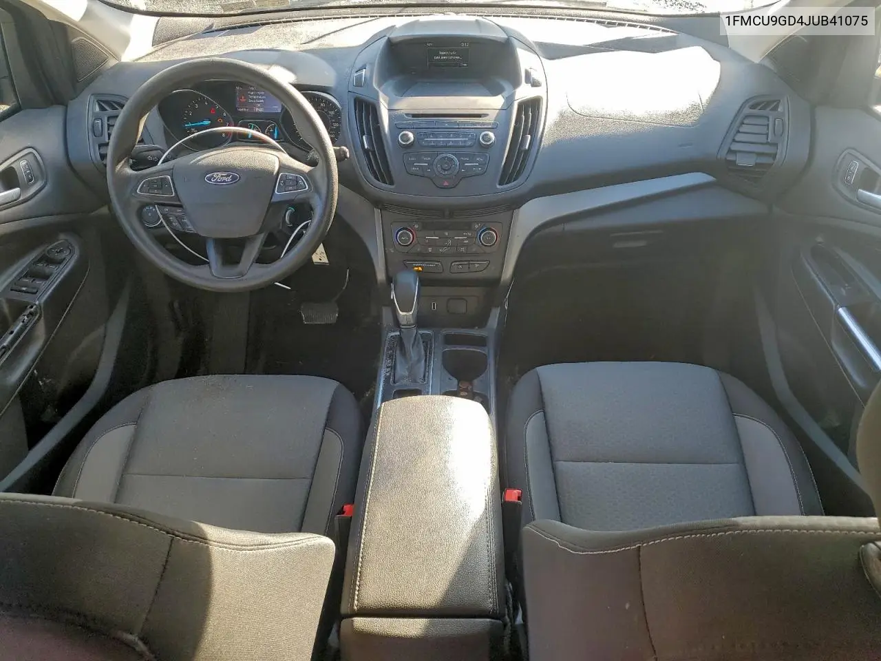 1FMCU9GD4JUB41075 2018 Ford Escape Se