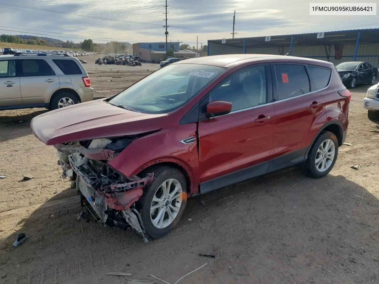 1FMCU9G95KUB66421 2019 Ford Escape Se