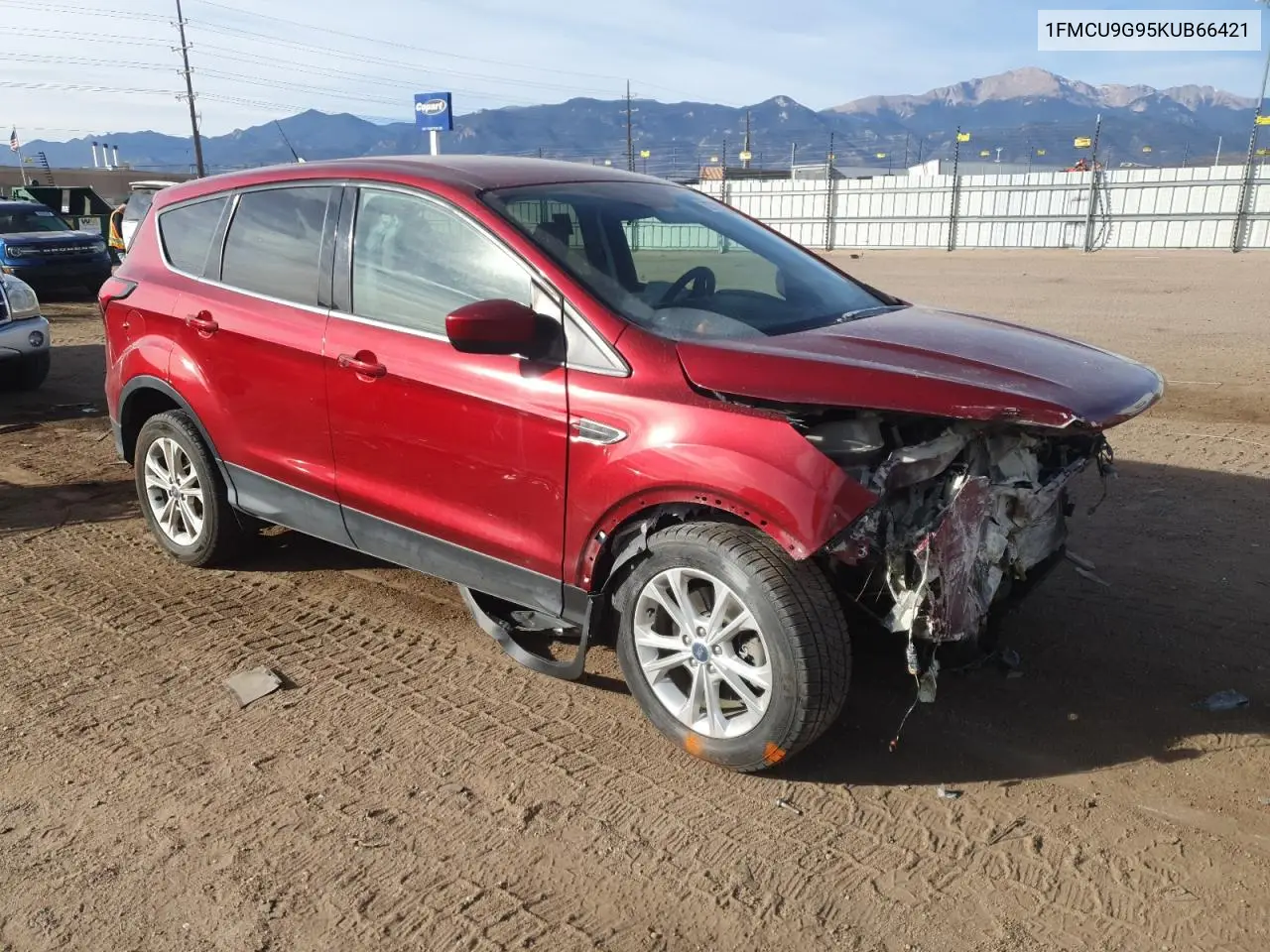 1FMCU9G95KUB66421 2019 Ford Escape Se