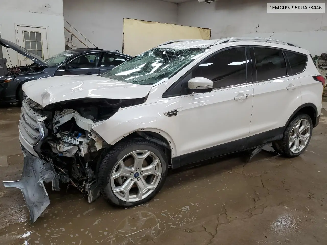 1FMCU9J95KUA78445 2019 Ford Escape Titanium
