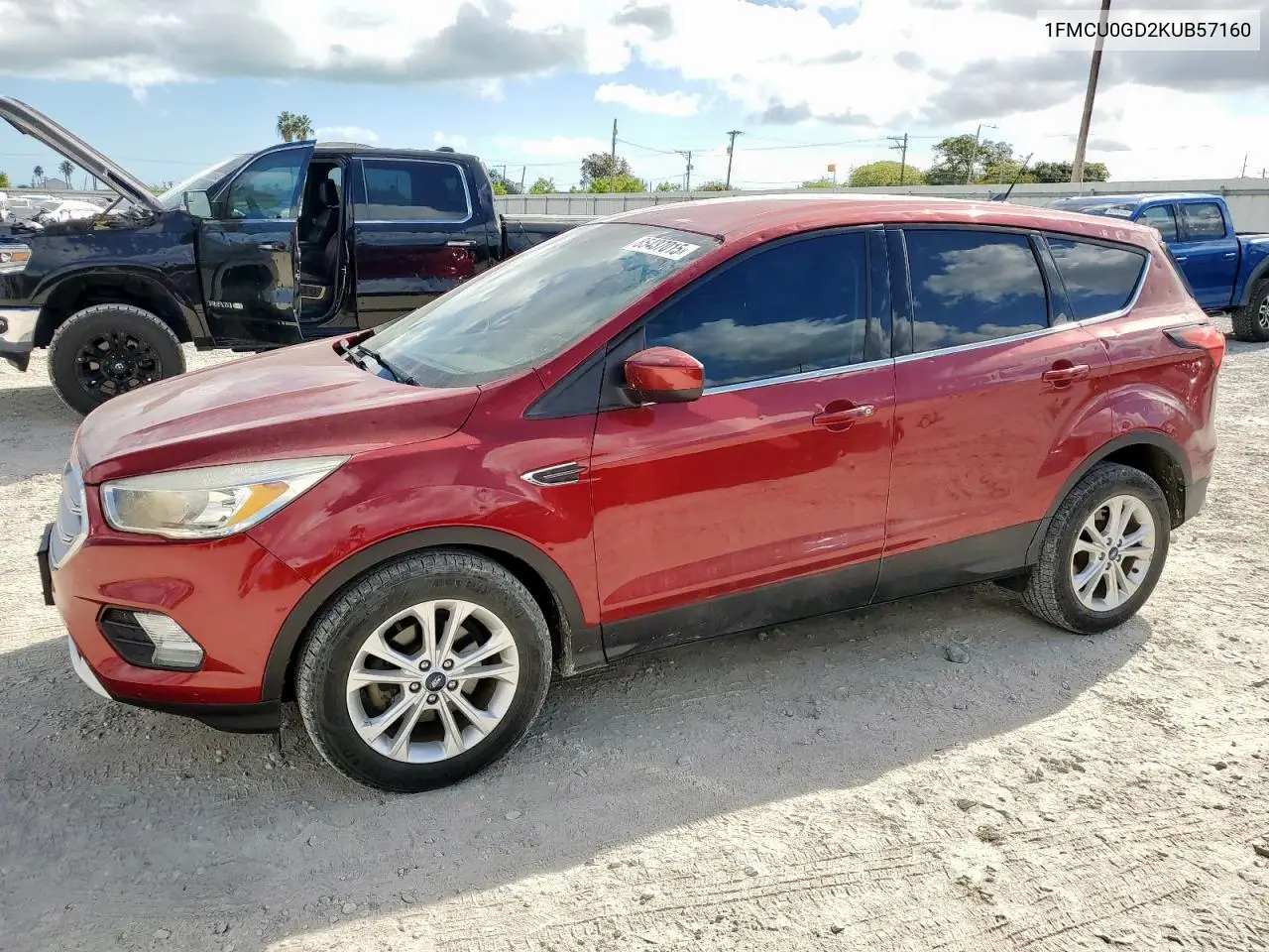 1FMCU0GD2KUB57160 2019 Ford Escape Se