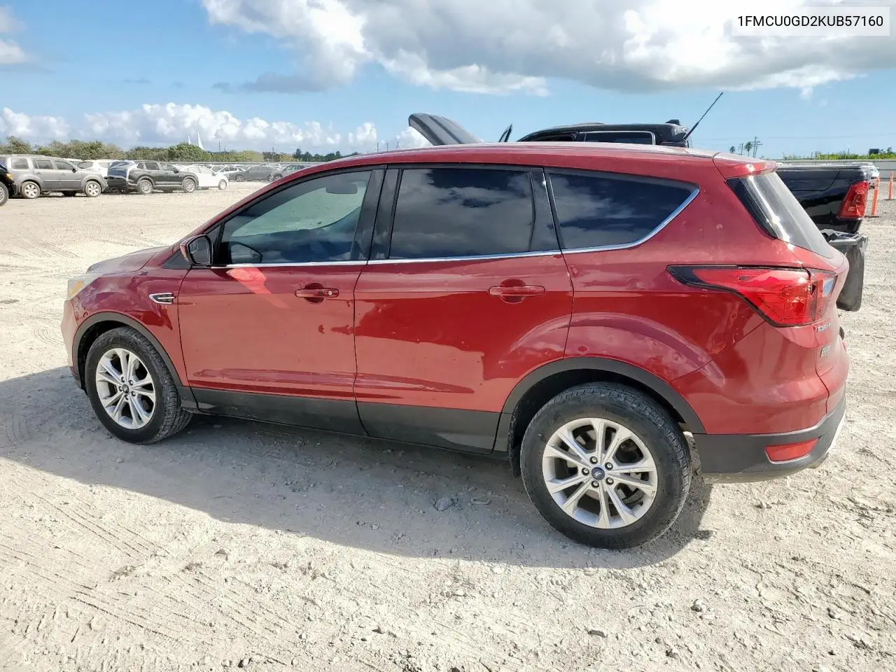 1FMCU0GD2KUB57160 2019 Ford Escape Se
