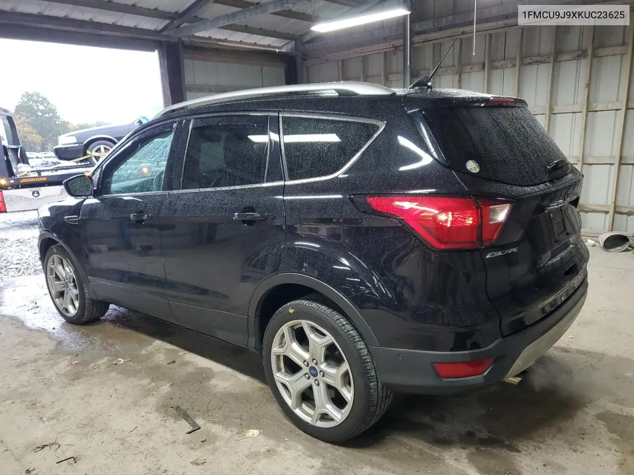 1FMCU9J9XKUC23625 2019 Ford Escape Titanium