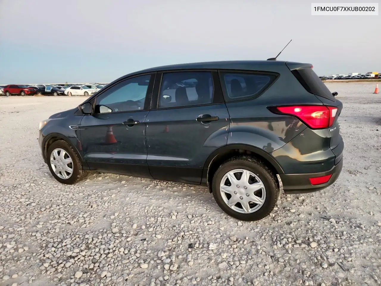 1FMCU0F7XKUB00202 2019 Ford Escape S