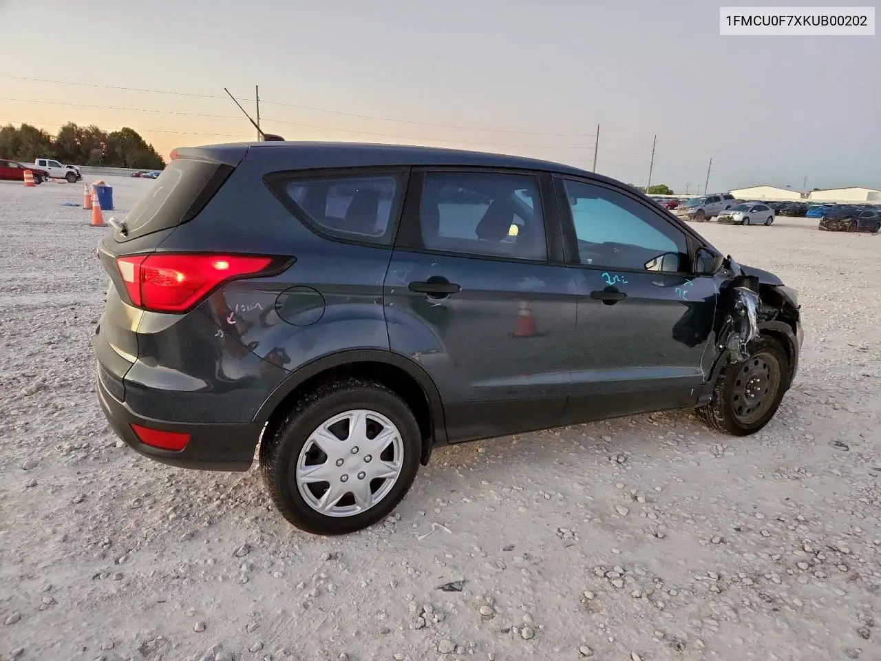 1FMCU0F7XKUB00202 2019 Ford Escape S
