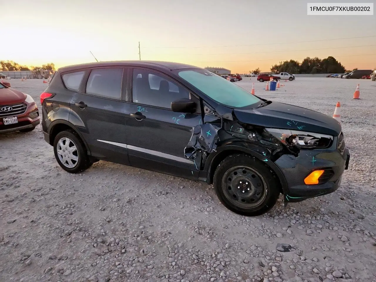 1FMCU0F7XKUB00202 2019 Ford Escape S