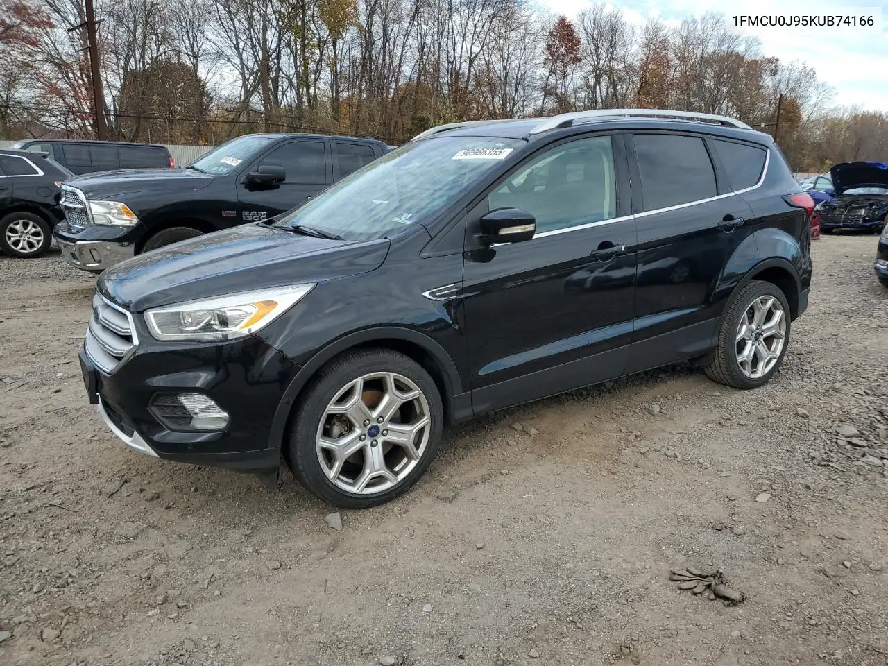 1FMCU0J95KUB74166 2019 Ford Escape Titanium