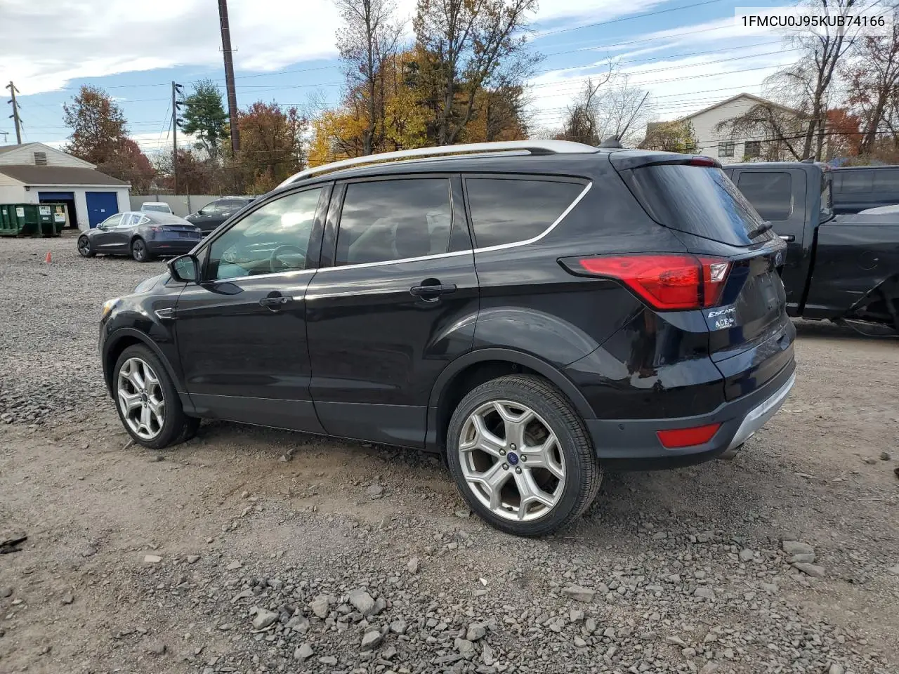 1FMCU0J95KUB74166 2019 Ford Escape Titanium