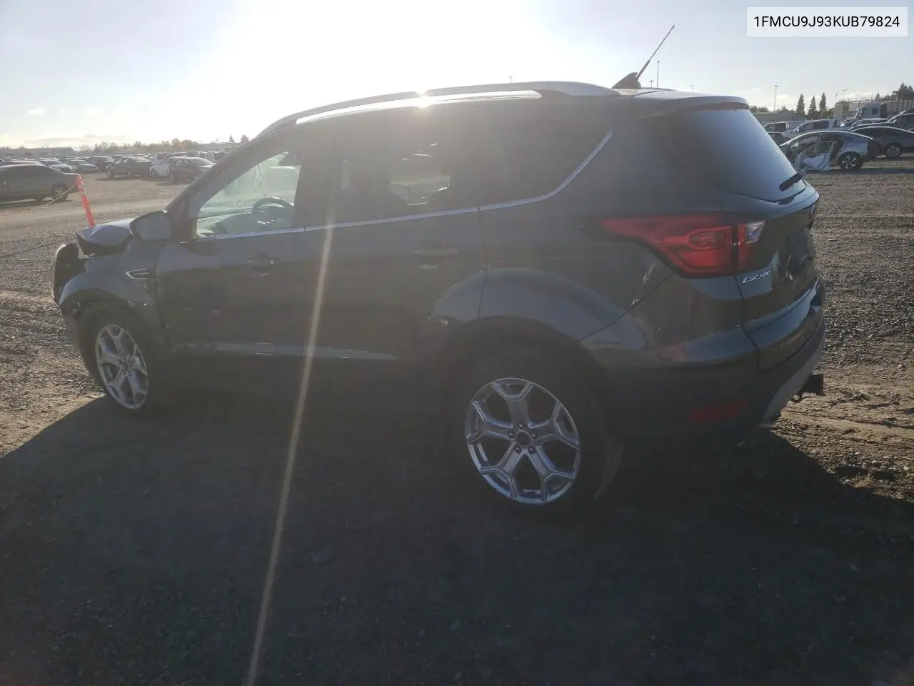 1FMCU9J93KUB79824 2019 Ford Escape Titanium