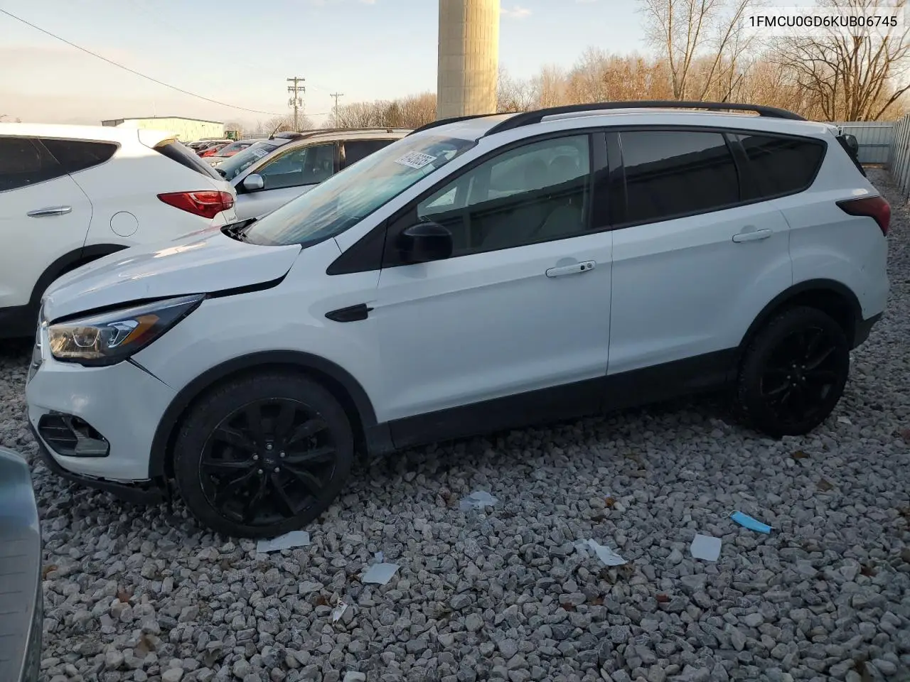 1FMCU0GD6KUB06745 2019 Ford Escape Se