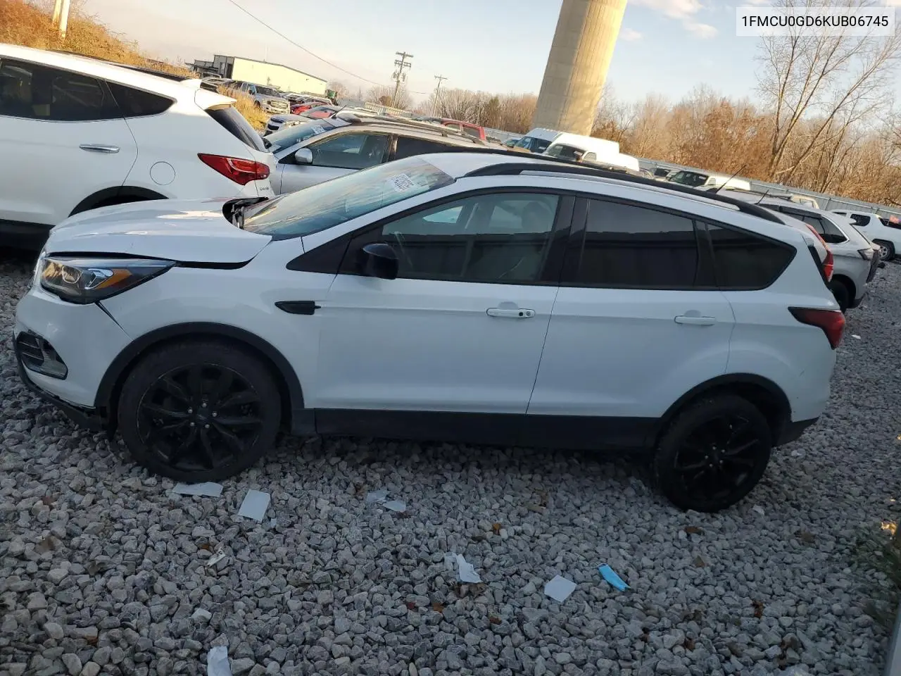 1FMCU0GD6KUB06745 2019 Ford Escape Se