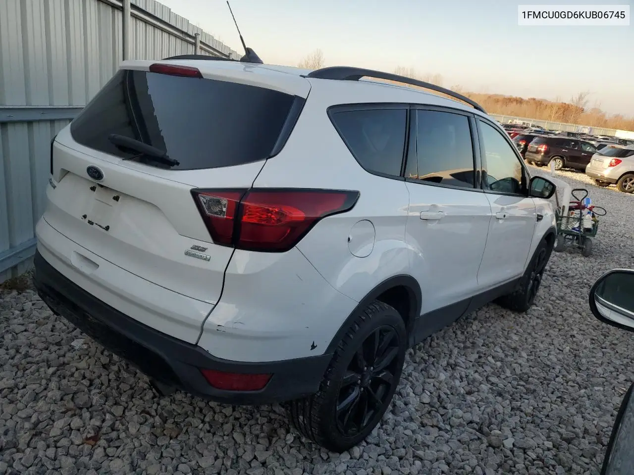 1FMCU0GD6KUB06745 2019 Ford Escape Se